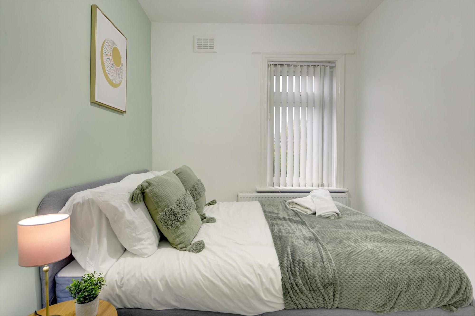 Stunning And Lovely 3 Bed House - Catch 22 Coventry Exterior foto
