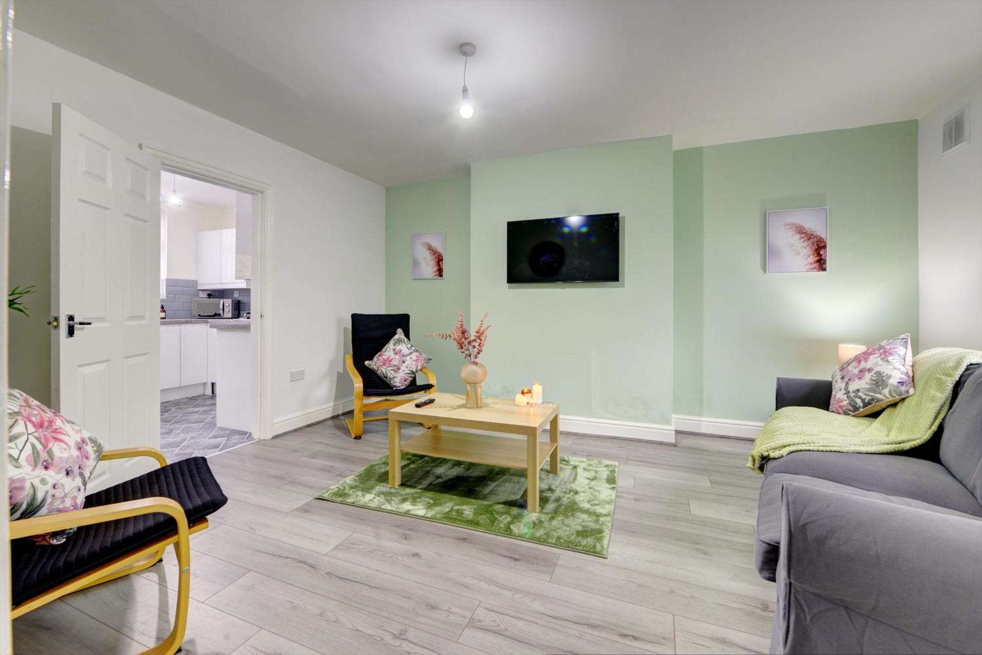 Stunning And Lovely 3 Bed House - Catch 22 Coventry Exterior foto