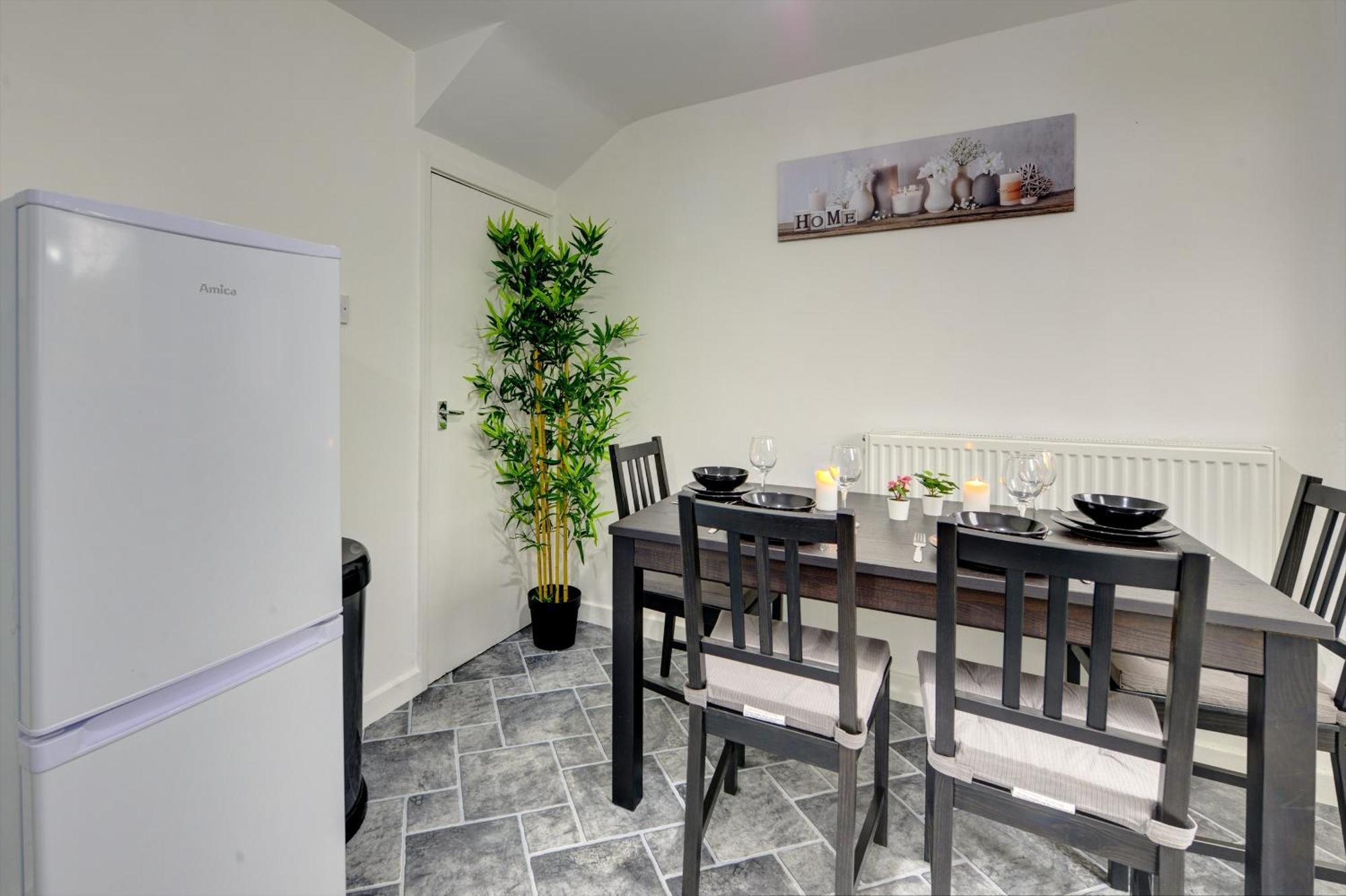 Stunning And Lovely 3 Bed House - Catch 22 Coventry Exterior foto